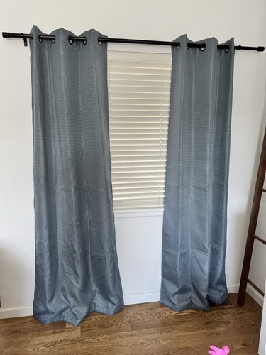 Gray textured grommet - gray, light