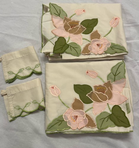 Vtg embroidered scalloped - vtg,